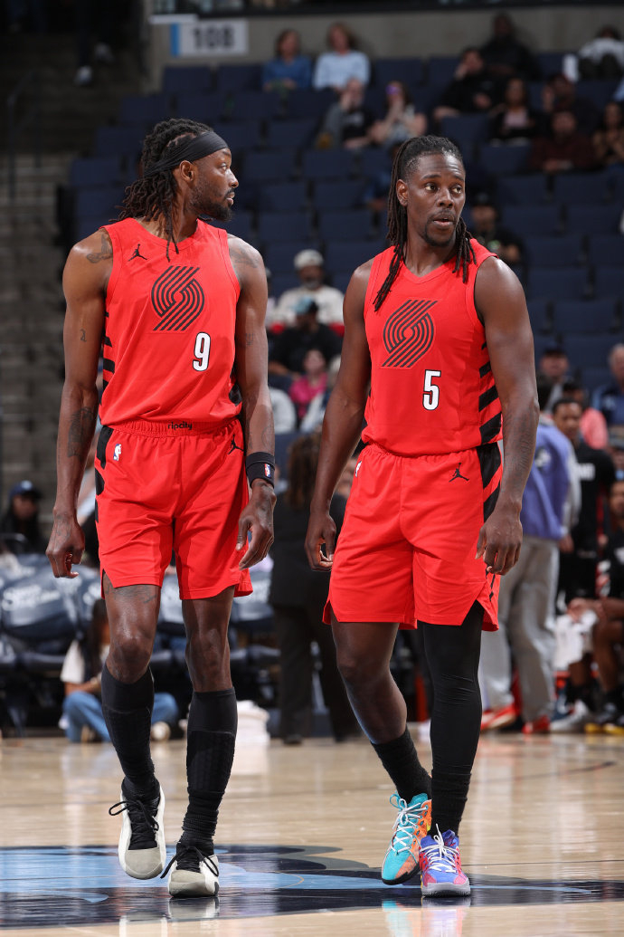 博鱼电竞-开拓者三杀灰熊！霍勒迪35分5板11助，格兰特30分9板，罗威20+11|三分球|罗伯特·威廉姆斯三世|罗伯特-威廉姆斯|波特兰开拓者队|孟菲斯灰熊_新浪新闻